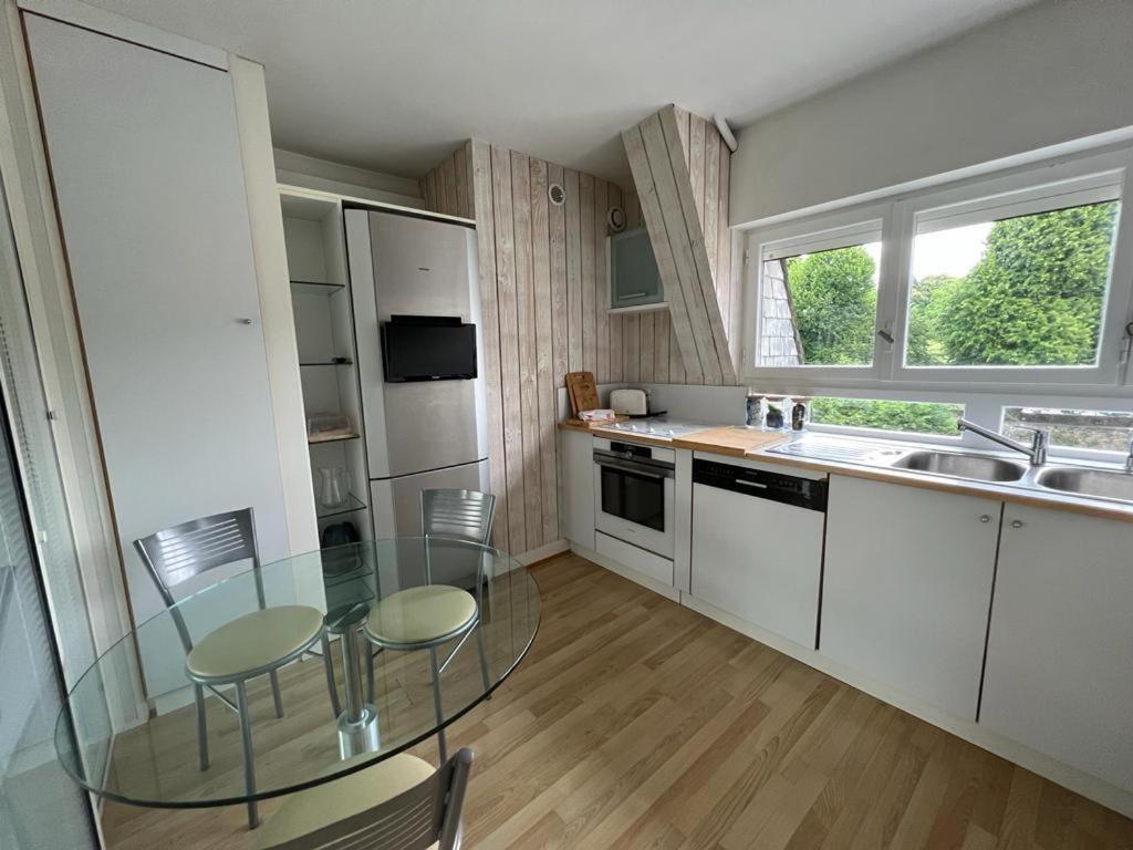 Ferienwohnung Laroche Grand Duplex Dans Le Centre Historique Avec Garage Vannes Exterior foto
