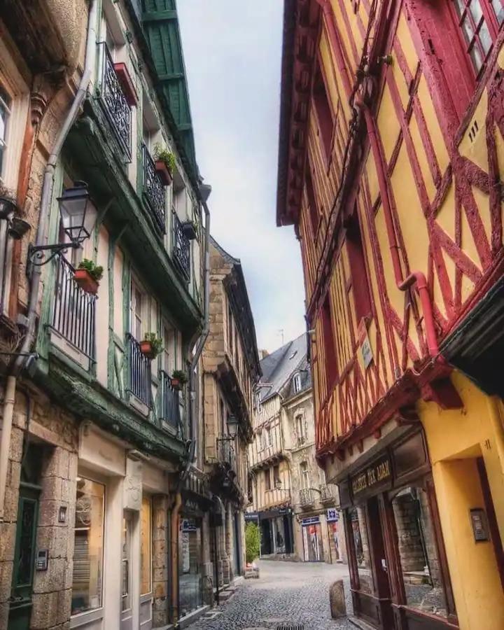 Ferienwohnung Laroche Grand Duplex Dans Le Centre Historique Avec Garage Vannes Exterior foto