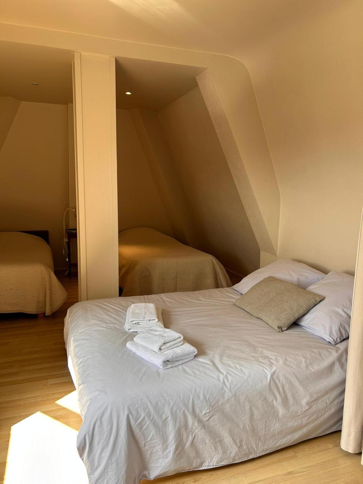 Ferienwohnung Laroche Grand Duplex Dans Le Centre Historique Avec Garage Vannes Exterior foto